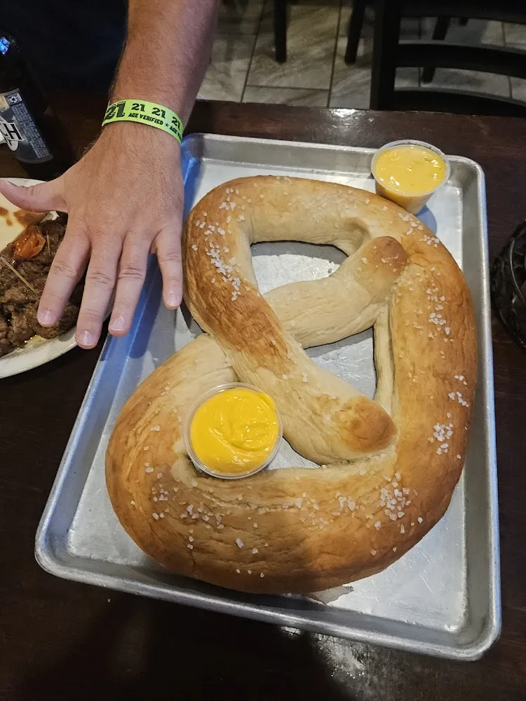 Bigg's Homemade Giant Pretzel